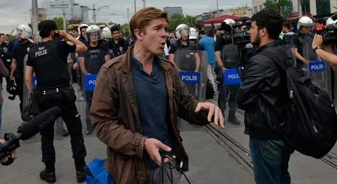 احتجاز مراسل “سي إن إن” الدولي في إسطنبول