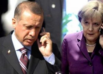 أردوغان يهاتف ميركل لبحث الوضع في ليبيا