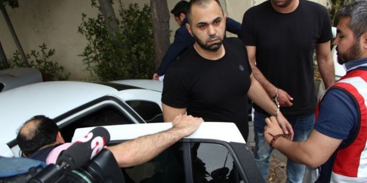 تركي يحتال على بنك دويتشه الألماني!