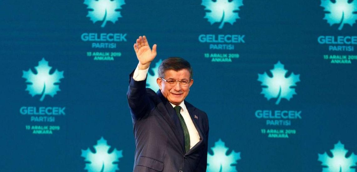 نزيف استقالات شديد بحزب أردوغان والمستفيد داود اوغلو