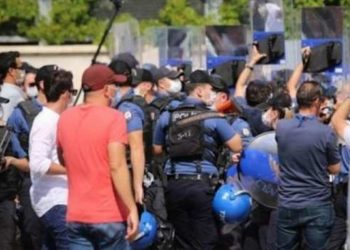 تركيا.. اعتقال عضو بالهيئة التنفيذية للحزب الكردي