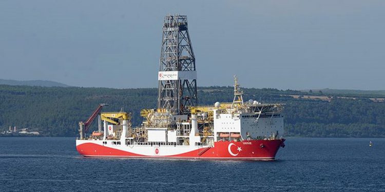 تركيا تدافع عن أنشطة التنقيب قرب جزيرة يونانية