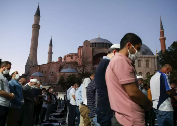 استطلاع رأي.. 43% من الأتراك يربطون قرار “أياصوفيا” بالأوضاع الاقتصادية