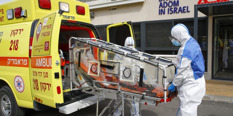 بعد تزايد أعداد المصابين.. إسرائيل تعيد “قيود كورونا” من جديد