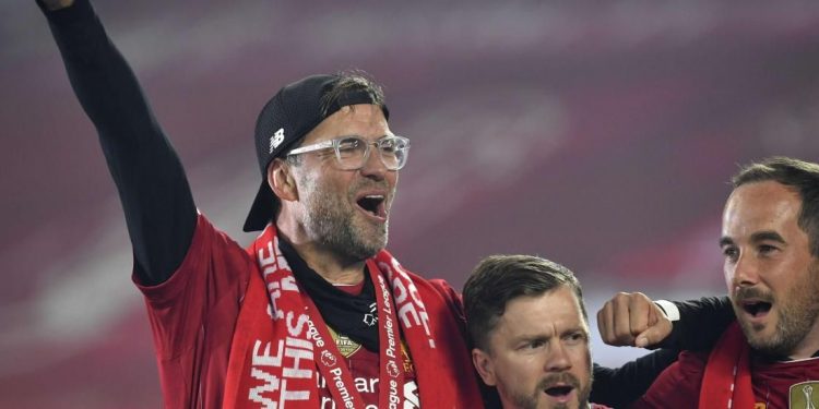 مدرب ليفربول يطلب ضم نجم كرة القدم التركي