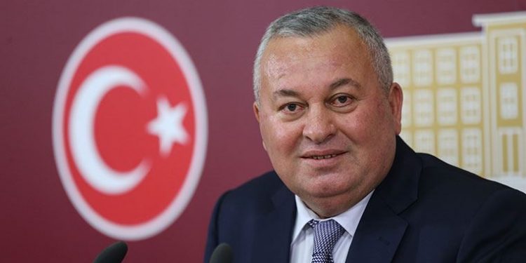 تركيا.. برلماني عن الحركة القومية يحال للجنة تأديبية بعد مهاجمة وزير