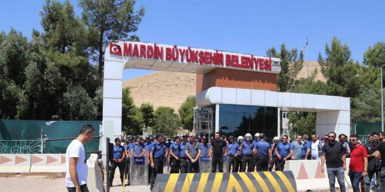 اعتقالات بالجملة لمسئولين متهمين بالفساد في بلدية كردية