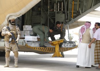 وصول طائرتي إغاثة من السعودية إلى لبنان