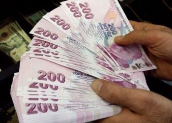 هل يؤثر تراجع الليرة على عملات أخرى؟