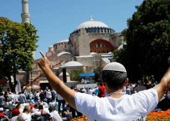 طبيب: 2000 شخص أصيبوا بكورونا في حفل افتتاح آيا صوفيا