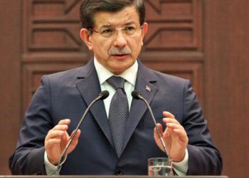 داود أوغلو يتنقد زيادة ضريبة الاستهلاك الخاص على السيارات