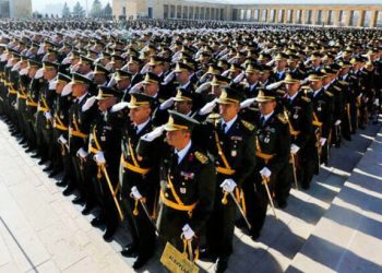 تركيا.. أردوغان يحيل 600 جنرال للتقاعد!