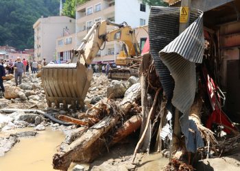 تركيا.. قيادي بحزب أردوغان يحمل المواطنين كارثة جيراسون!