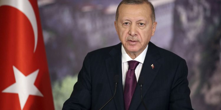 تقرير: تركيا «تحرق» الاحتياطيات من أجل انتعاش اقتصادي سريع