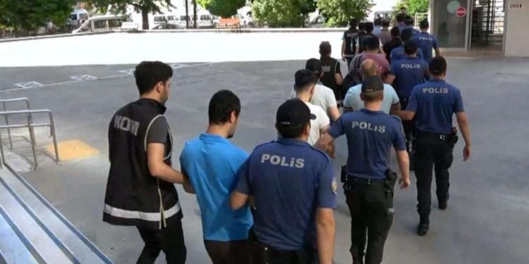 تركيا.. قرارات باعتقال 25 عسكريًا سابقا في القوات الجوية