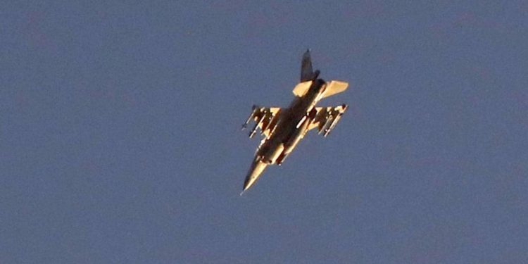 غارات إسرائيلية على سوريا تقتل عراقيين موالين لإيران