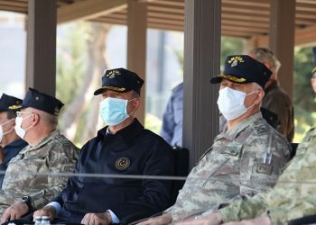 زيارة مفاجئة من وزير دفاع تركيا إلى شمال قبرص