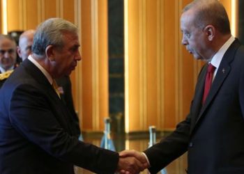 أردوغان يلتقي رئيس بلدية أنقرة في القصر الرئاسي