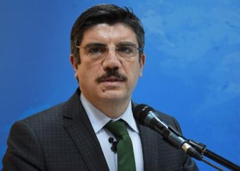 مستشار أردوغان: يجب أن يكون بين مصر وتركيا تواصل رغم الخلافات