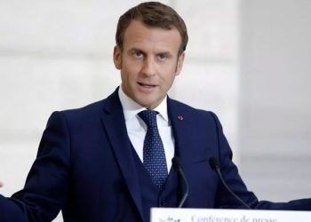 ماكرون: تصريحات تركيا بشأن قره باغ خطيرة والتدخل الروسي ضروري