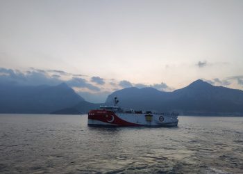 تركيا: أوروبا تنتهج سياسة منحازة وعلى اليونان التفاوض بلا شروط