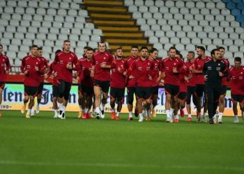 تركيا تخوض مباراة صعبة مع صربيا