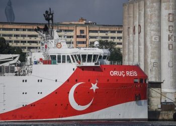 تركيا تغازل اليونان.. وتكشف “سبب” سحب سفينة المسح