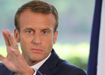 ماكرون: تركيا تعيش وهم الإمبراطورية