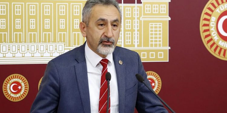 برلماني: وفيات كورونا في تركيا تتجاوز 23 ألفًا!