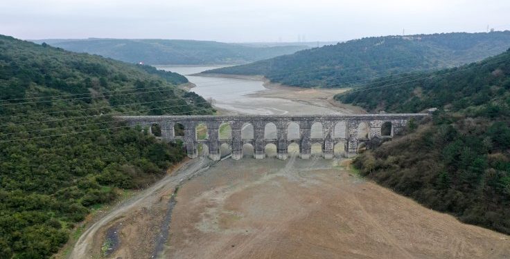 سياسي تركي يطلب من وزير سابق تفسير سبب تراجع منسوب المياه