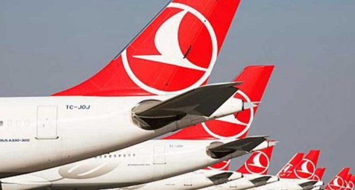 الخطوط الجوية التركية تخفض رواتب الطيارين إلى النصف