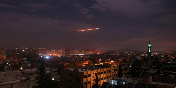 سوريا.. الجيش يتصدى لـ”عدوان إسرائيلي” في محيط حلب