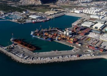 كاتب تركي: انهيار الموازنة دفع الحكومة لتأجير ميناء أنطاليا لشركة قطرية