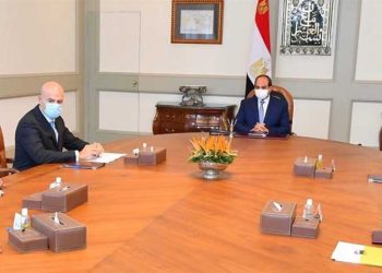 الرئيس المصري يوجه بتسهيل نشاط «إيني» البترولية