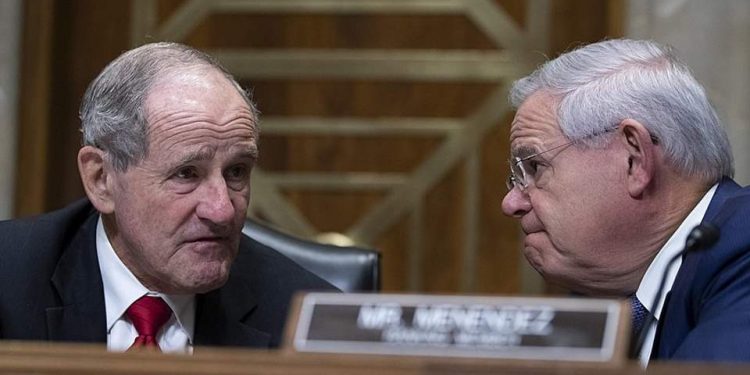 أعضاء بالشيوخ الأمريكي يدعون ترامب لفرض “عقوبات فورية” على تركيا