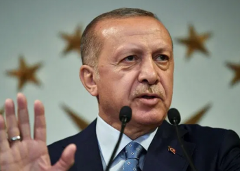 أردوغان يطلق حملة لمقاطعة البضائع الفرنسية