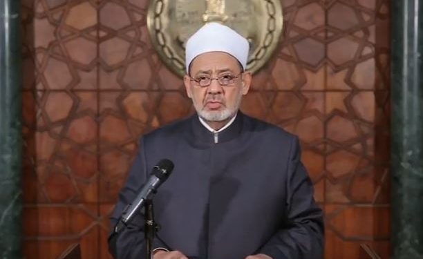 شيخ الأزهر يطالب بتشريع عالمي يجرم الإساءة للمسلمين
