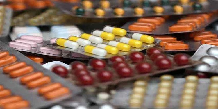 مسؤول تركي يحذر: شركات الأدوية المحلية تفلس والأجنبية تهرب
