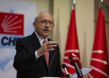 زعيم المعارضة: دولة القانون لا تتجاهل قرارات المحكمة الدستورية