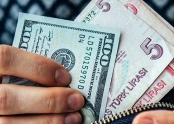 الليرة التركية تواصل تراجعها القياسي أمام العملات الأجنبية