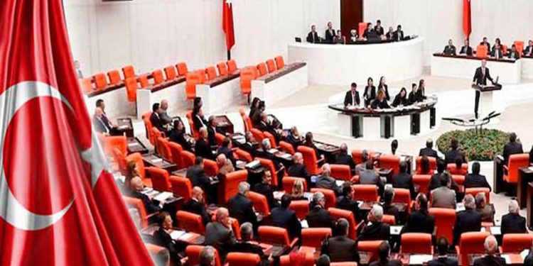البرلمان التركي يمدد صلاحية إرسال قوات عسكرية إلى بلدين عربيين
