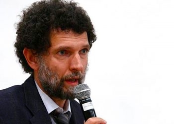 صحفي لوزير العدل: ما المبرر القانوني لاعتقال كافالا منذ 3 سنوات؟