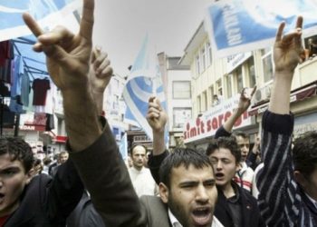 بعد فرنسا.. ألمانيا تدرس حظر “الذئاب الرمادية” حلفاء أردوغان