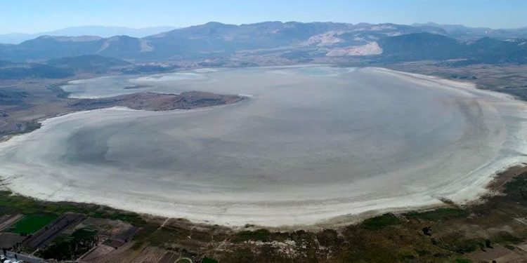 70 بحيرة طبيعية تعرضت للجفاف في تركيا