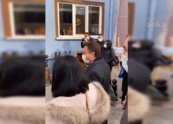 تجار يرقصون في حضرة باباجان “الاقتصاد أصابنا بالجنون”!