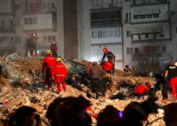 ارتفاع ضحايا زلزال إزمير وأعمال البحث مستمرة