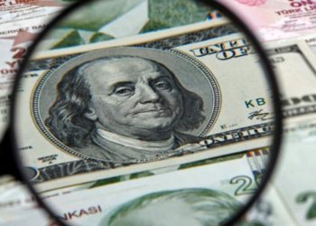 تركيا… الدولار يتجاوز ثماني ليرات مجددًا