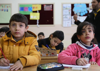 مدارس تركيا في البلدان الفقيرة تربي الأطفال على الامتنان والولاء لأردوغان