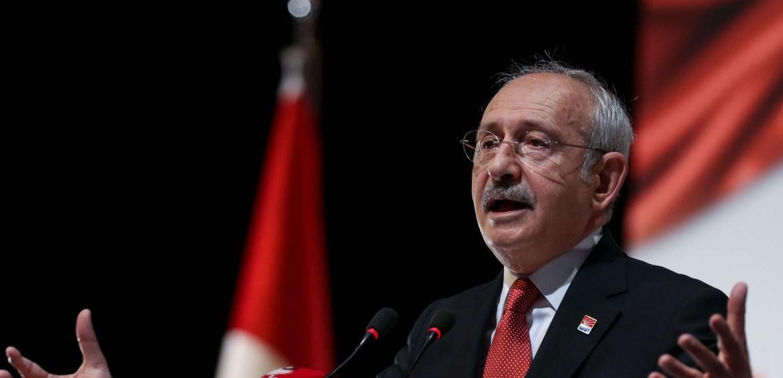 زعيم المعارضة يطالب أردوغان بإعادة المفصولين لعملهم