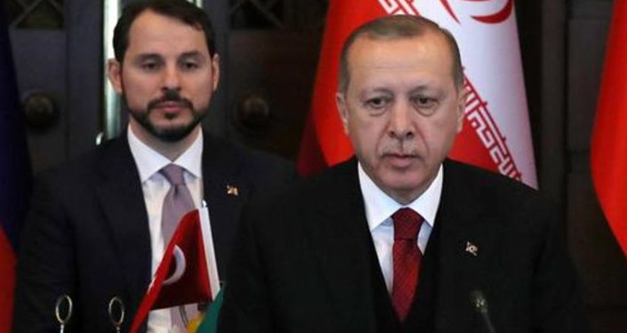 مستشار الرئاسة يحذف تغريدة داعمه لصهر أردوغان!